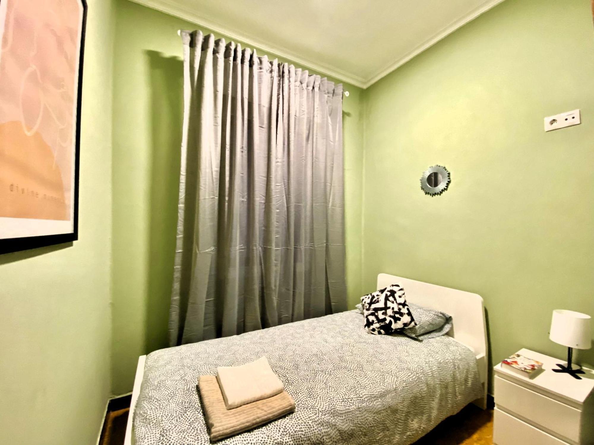 Amplio Apartamento Con Dos Patios Gijón Exteriör bild