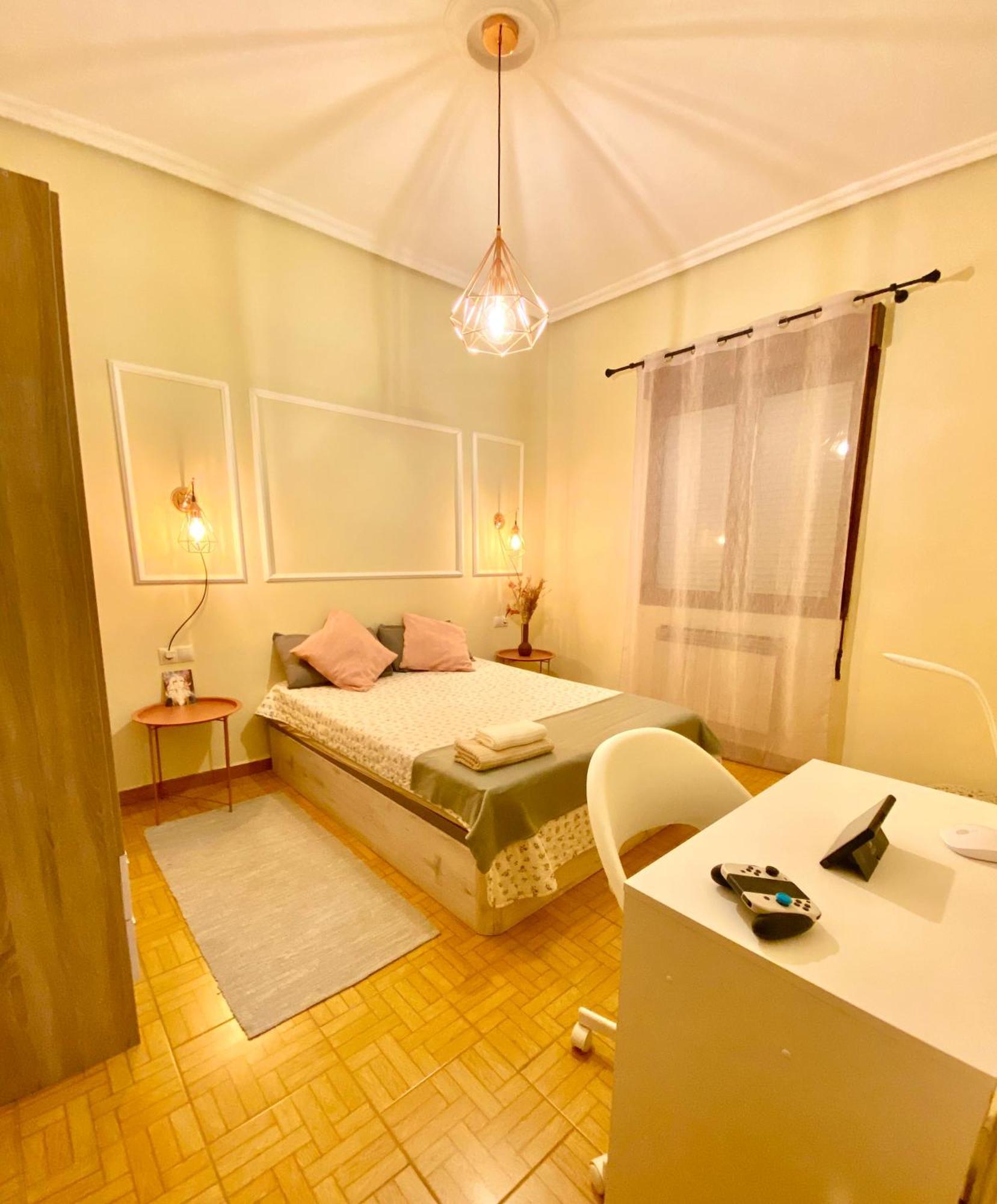 Amplio Apartamento Con Dos Patios Gijón Exteriör bild