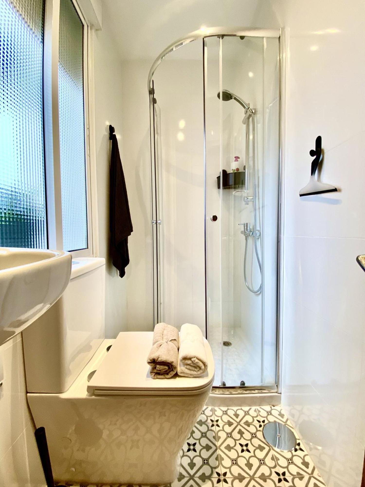 Amplio Apartamento Con Dos Patios Gijón Exteriör bild