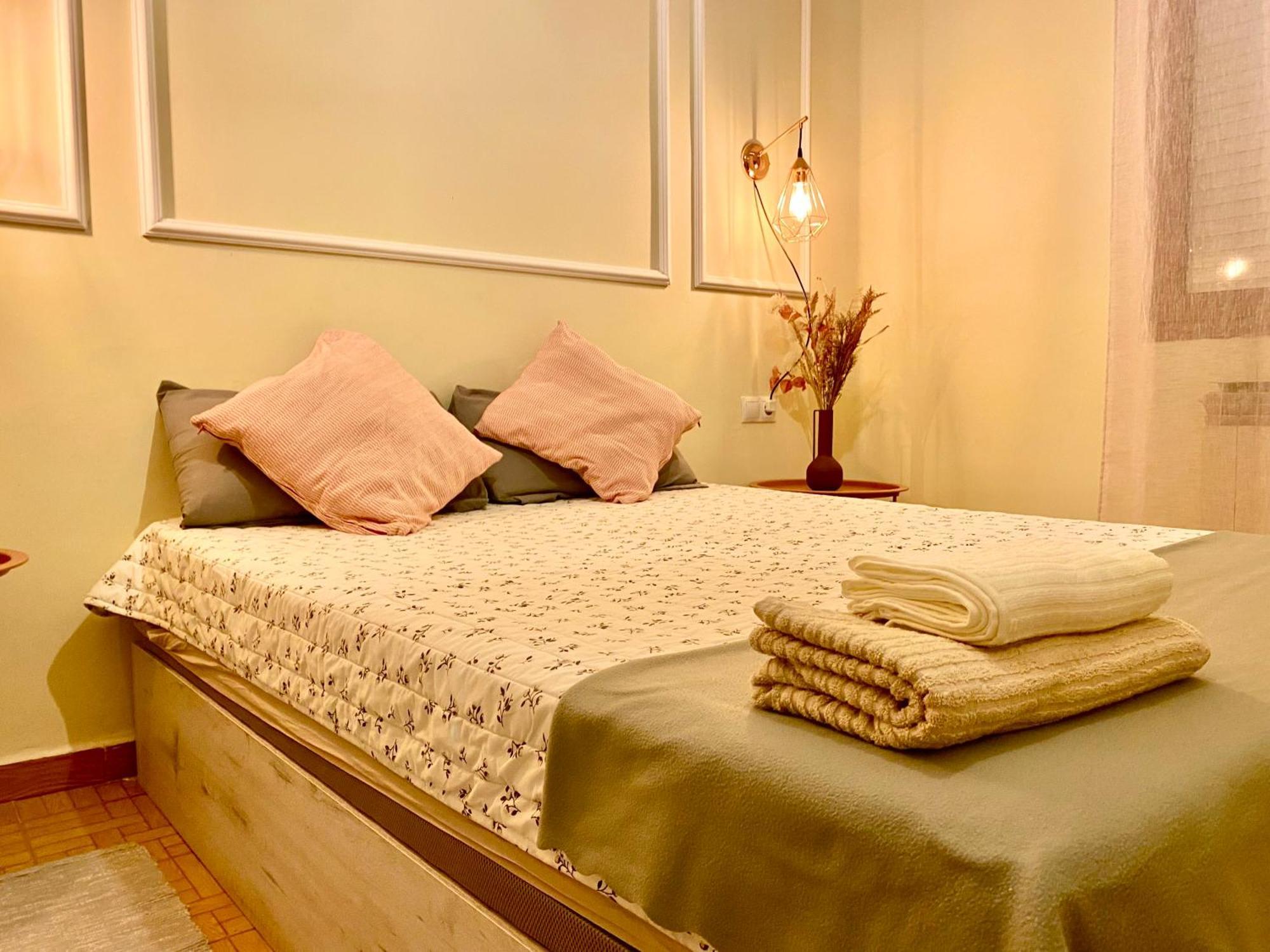 Amplio Apartamento Con Dos Patios Gijón Exteriör bild